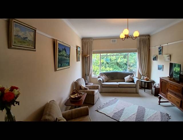 2 BEDROOM APARTMENT FOR SALE IN ESSENWOOD